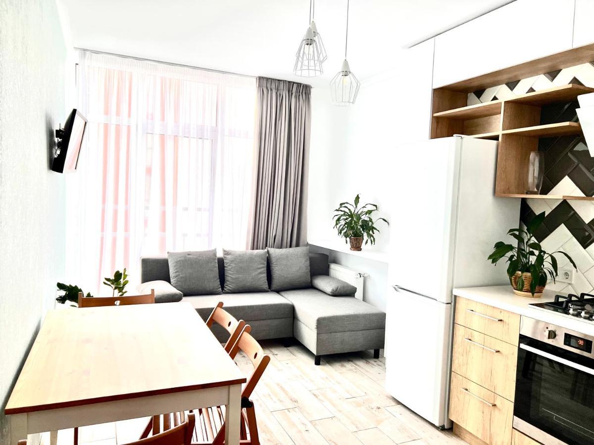 Osapart Cozy Apartment In A Complex Semycvit Lviv Luaran gambar