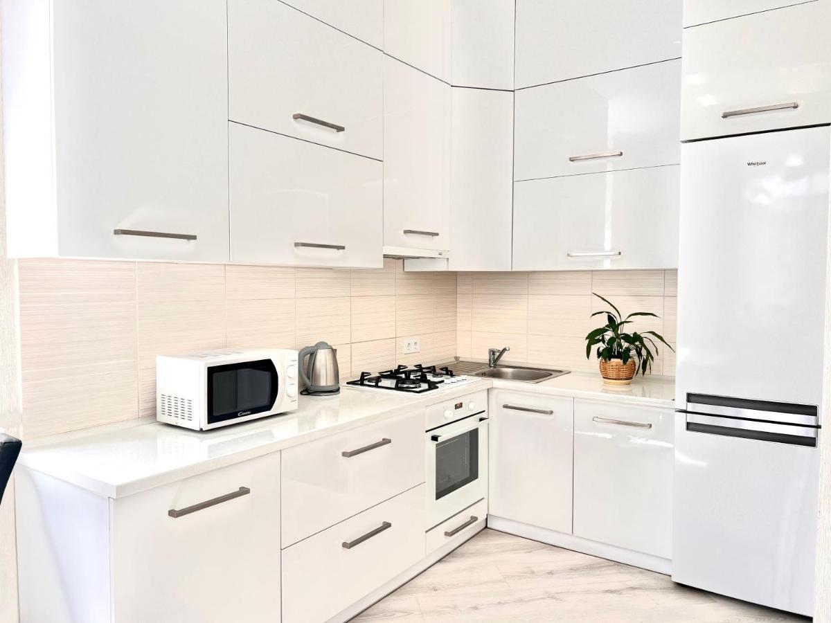 Osapart Cozy Apartment In A Complex Semycvit Lviv Luaran gambar